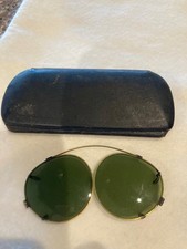 Vintage Green Sunglasses Clip - Over Regular Eye Glasses