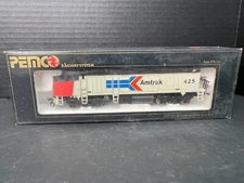 PEMCO Railway System Amtrak FP 40 Diesel Loco HO Scale Model Trains 3301-010