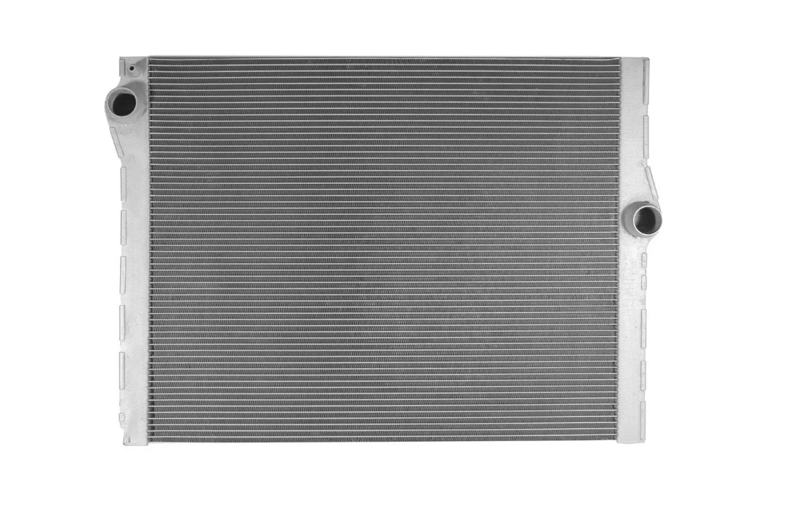 RADIATOR BMW M5 5 F10 BMW 6 M6 F06 F12 F13 OE 17117570095 7570095 