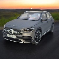 Mercedes-Benz Gla-Klasse (H247) Baujahr 2020 Mountaingrau 1:18 Z-Models
