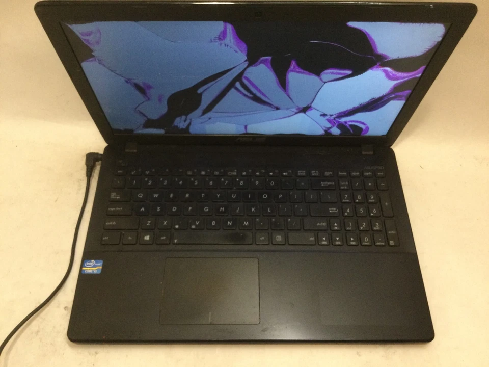 ASUS P550C 15,6" / Intel Core i3-2365M / (RISS/FEHLTEILE!) MR - Bild 2 von 4