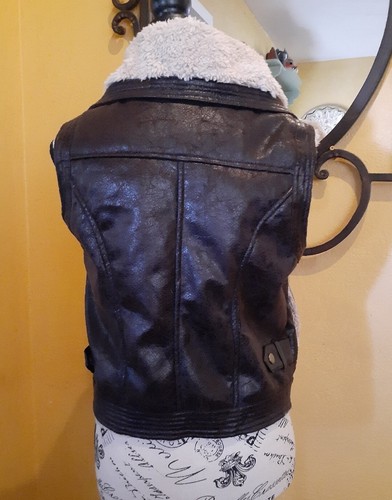 Mudd Faux Leather Vest Jacket Girl's Size Large Faux Fur Lining Boho Biker - Picture 3 of 13