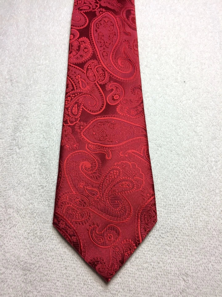 LAURANT BENNET MENS TIE 3.25 X 60 RED WITH PAISLEY NWOT - Image 2 of 4