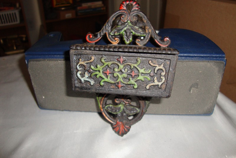 VINTAGE WILTON'S CAST IRON MATCHSTICK HOLDER