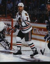 1993 Press Photo Chicago Blackhawks hockey defenseman, Chris Chelios, in action