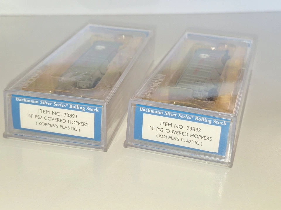 Bachmann N Scale 73893 Koppers Plastic 3 Bay Hoppers x 2. As New, Used Cond. Box - Image 2 of 4