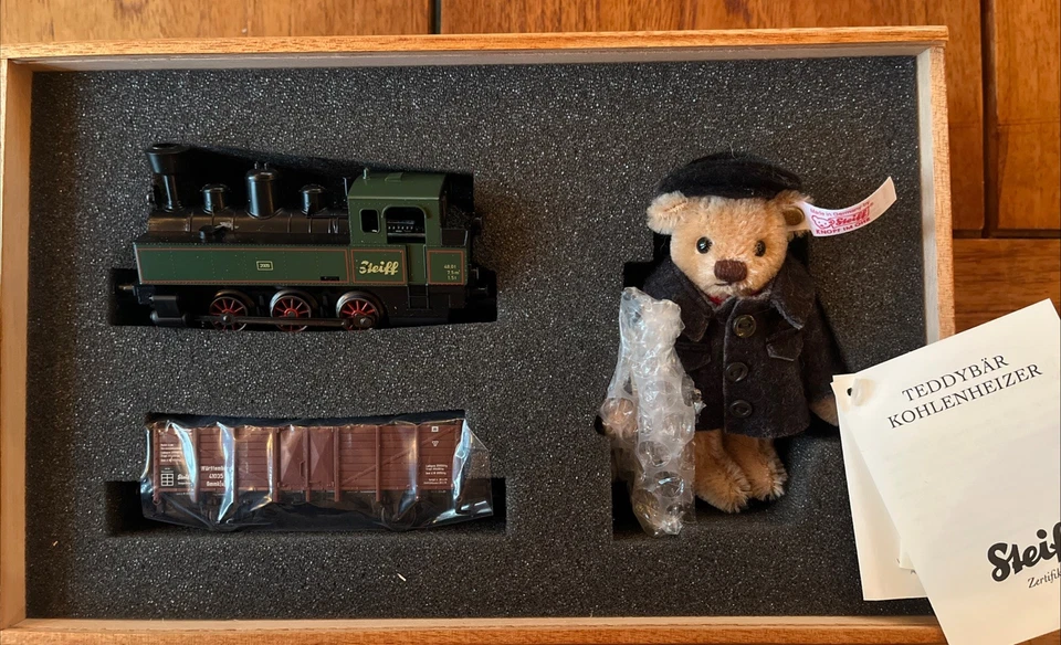 Steiff Bear/Marklin Train Limited Edition 1 of 1500 In Cedar Box. NIB COA- RARE! - Image 2 of 4