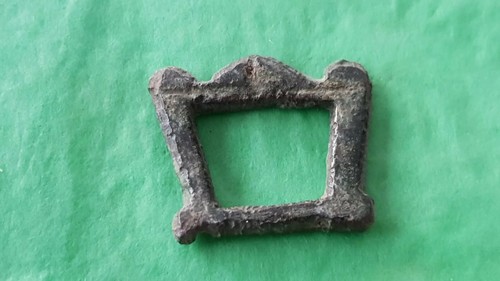 Very rare type Tudor Medieval buckle missing pin. Please read description. L18x