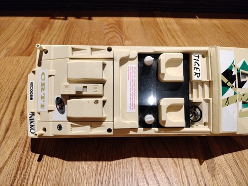 Nikko Vintage 42' Tiger RC Remote Control Boat Tested and Working - Picture 5 of 10