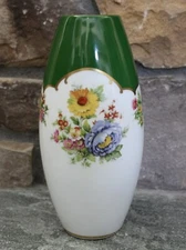 Vintage Waldershof Bavaria Germany, 22K gold, Handarbeit Porcelain Floral Vase