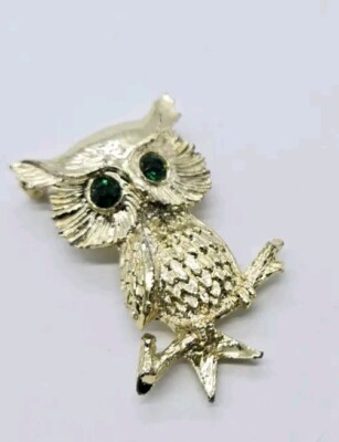 Gerry Owl Pendant Brooch Bird Pin Silver Tone Signed Cute Green Eyes Vintage  2''