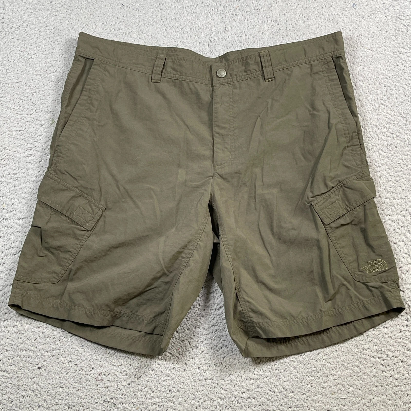 The North Face Shorts Men's 40 Outdoor Hiking Lightweight Flat Front Nylon Cargo