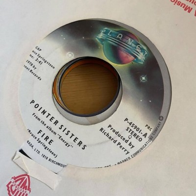 Pointer Sisters - Fire/Love is like a Rolling Stone P-45901 45rpm VG+ R35