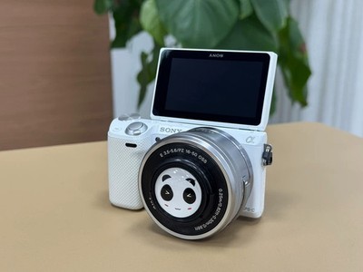 Sony Alpha NEX-5T Camera 16.1MP W/16-50mm lens set  English Language