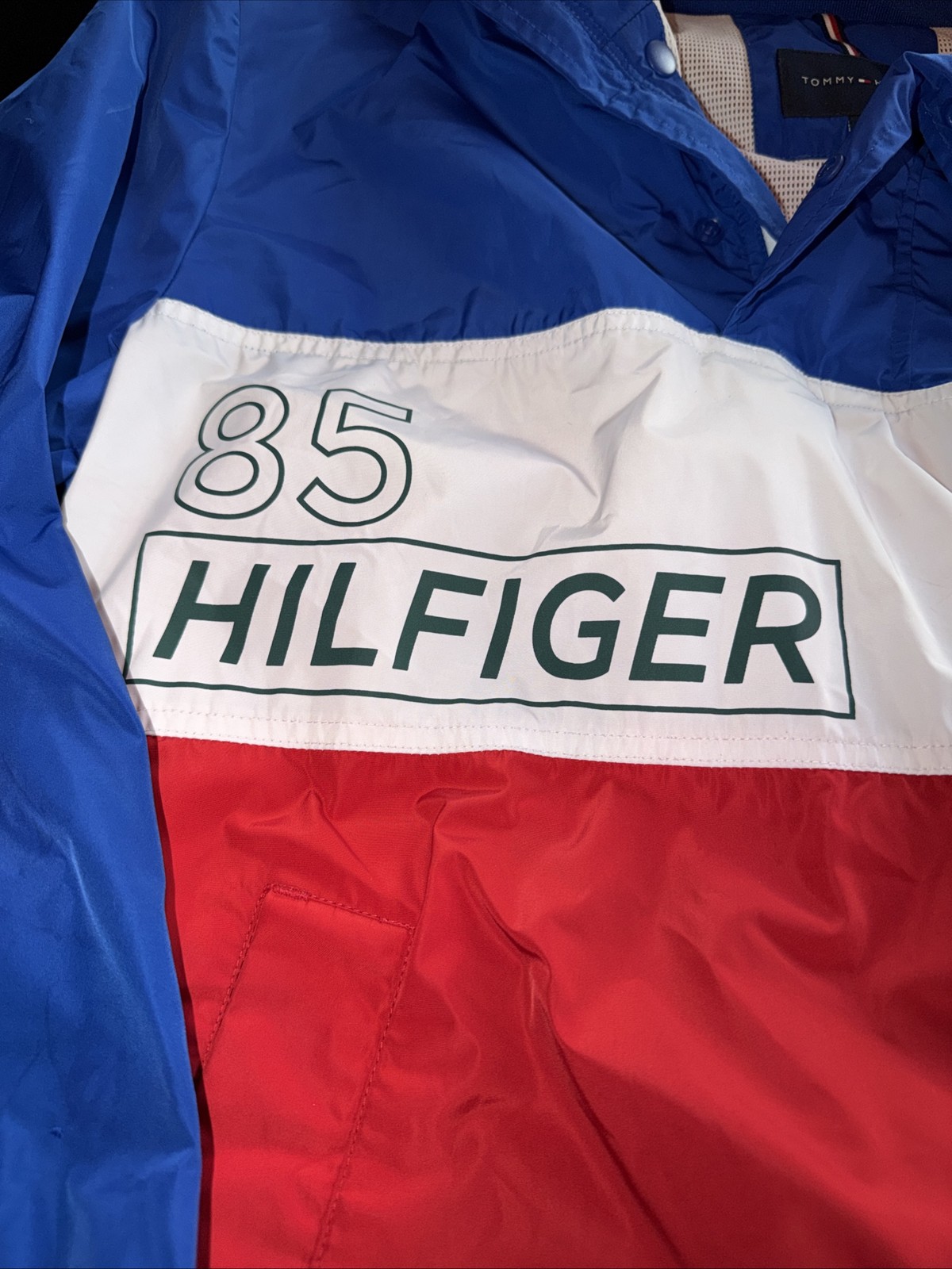 AUTHENTIC Tommy Hilfiger Jacket Size Large Red White Blue &Green NWOT thumbnail 3