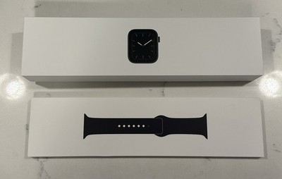 EUC Apple Watch Series 5 with a 44mm Space Gray Aluminum case w Black Watch Band