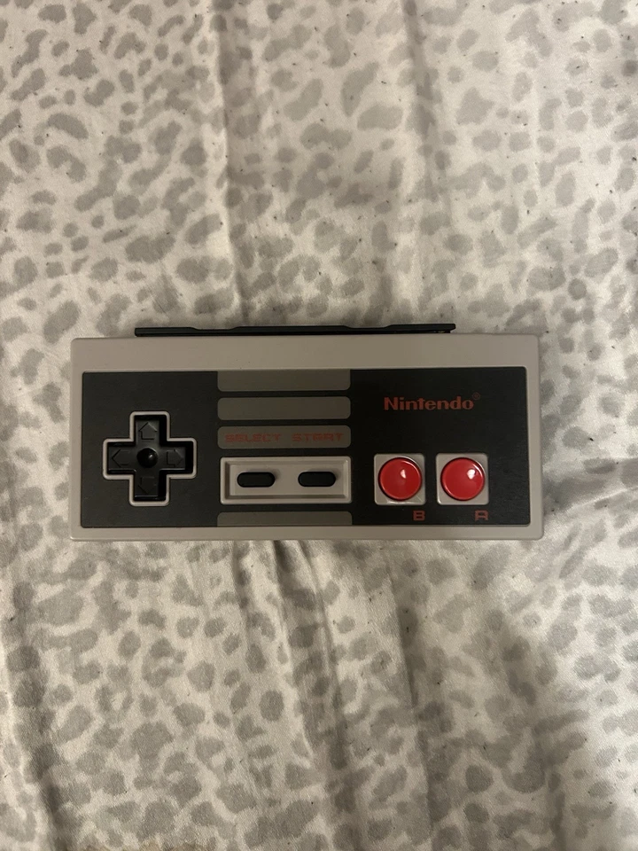 Nintendo NES and SNES Nintendo Switch Online Controllers Pre-owned - Image 4 of 4