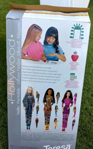 1999 Hollywood Nails Barbie Teresa doll - Picture 16 of 24