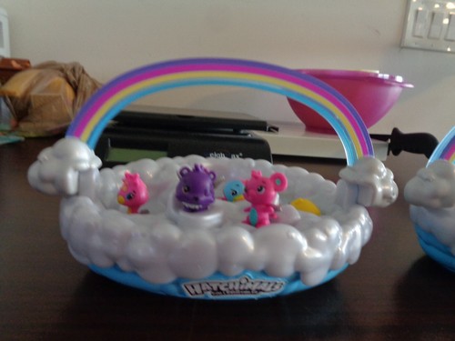2 Hatchimals Baskets with 10 Mini Figures - Picture 2 of 7