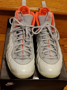 yeezy foams glow in the dark