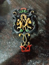 Early Antique Cast Iron Footed Sad Flat Iron Trivet W/Cherubs