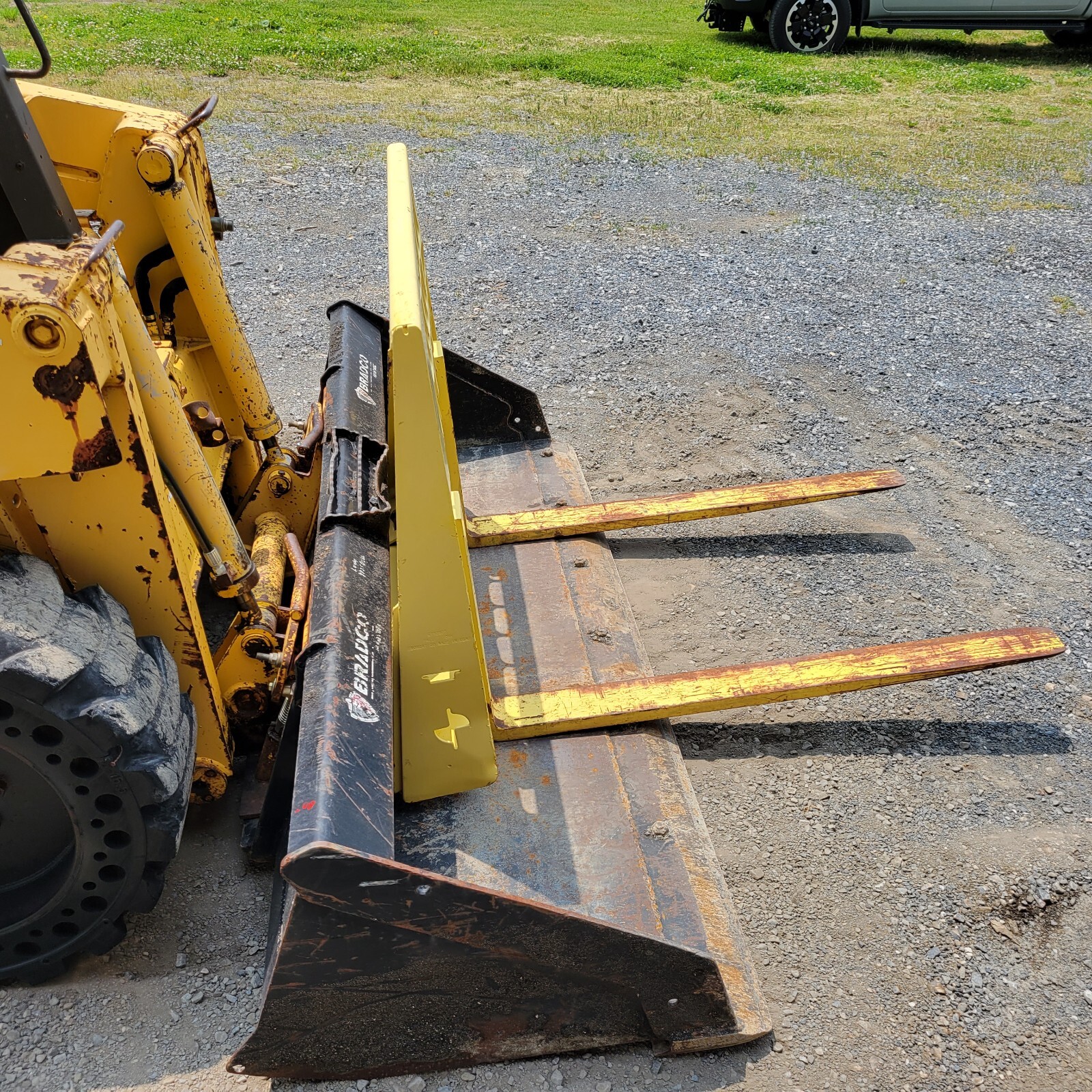 GEHL SL4835SXT Skid Steer Loader SL 4835 SXT with Forks LOW HOURS 57HP