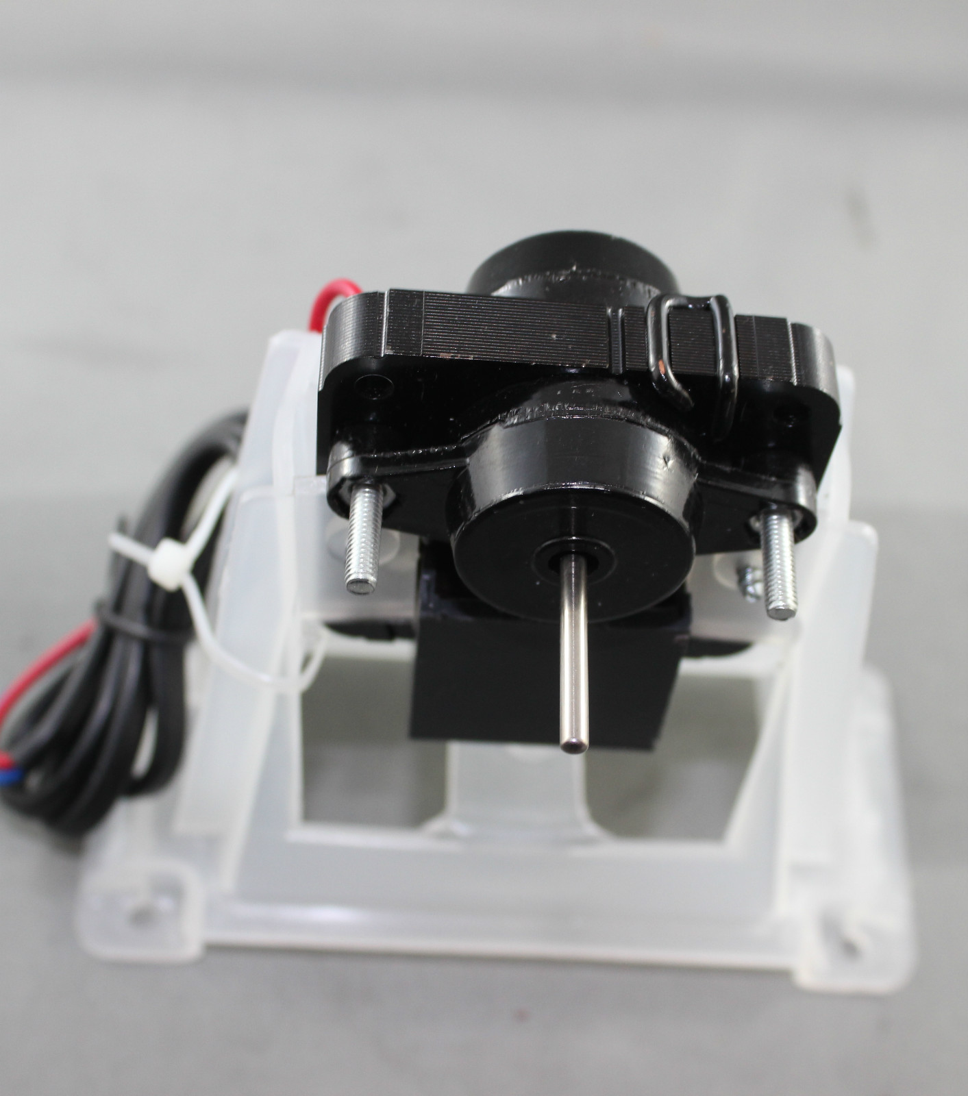 IGLOO CHEST FREEZER CONDENSER FAN MOTOR WITH MOUNTING BRACKET ZCF90 eBay