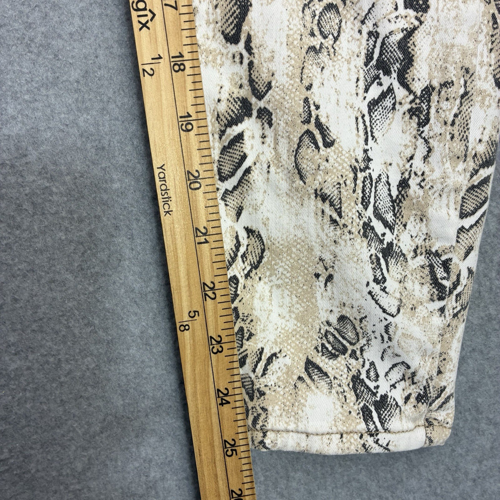 Women’s Bebe Python Print Ankle Zip Crop Jeans Si… - image 7