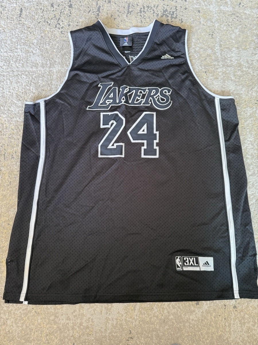 kobe bryant jersey black and white
