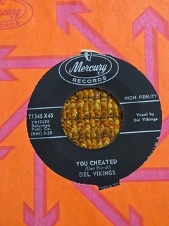 45 RPM Del Vikings MERCURY 71345 You Cheated / Pretty Little Things VG