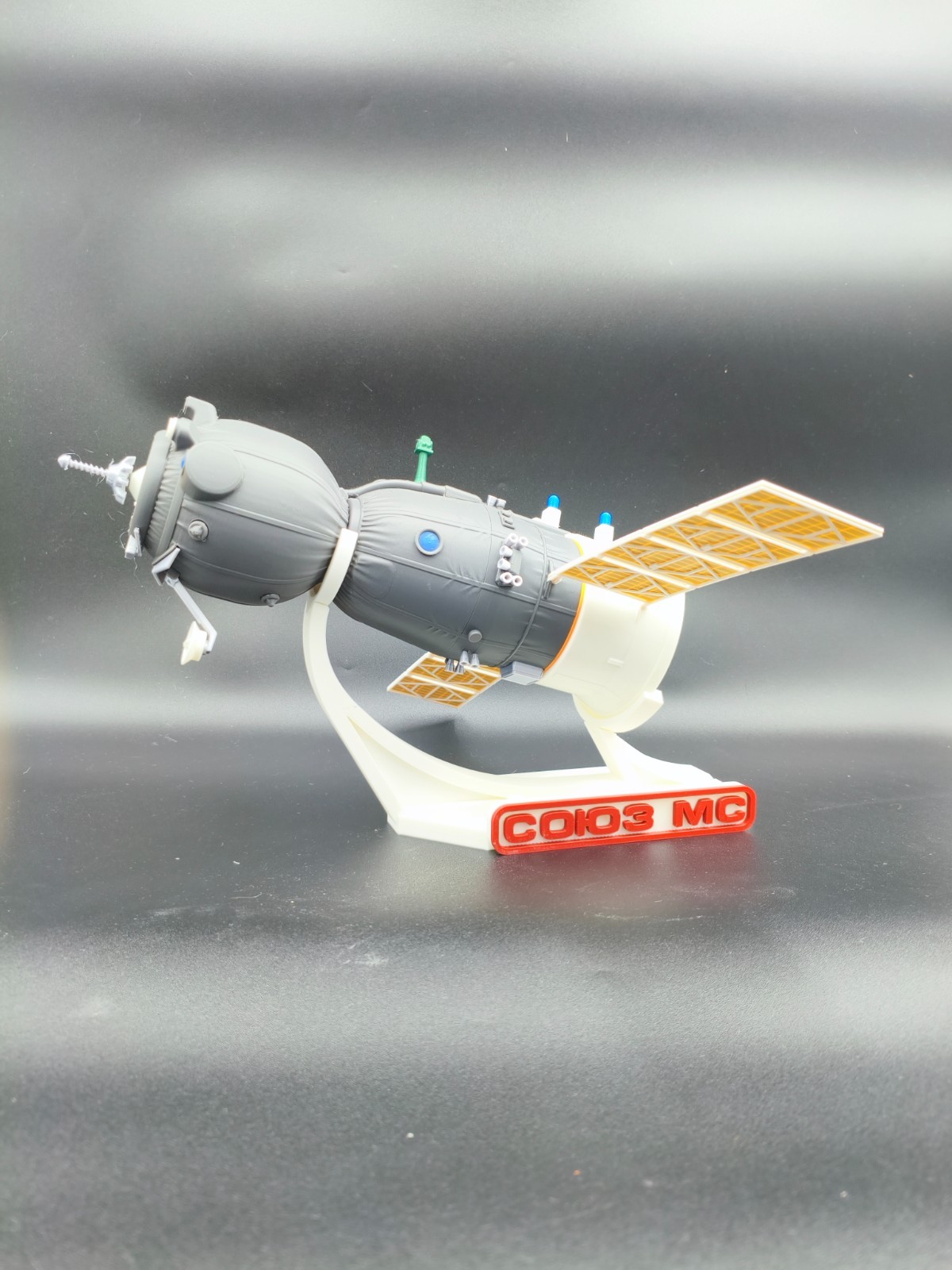 Vaisseau Russe SOYOUZ MS MAX3DO miniature spatiale réaliste pour exposition salon et bureau 32cm