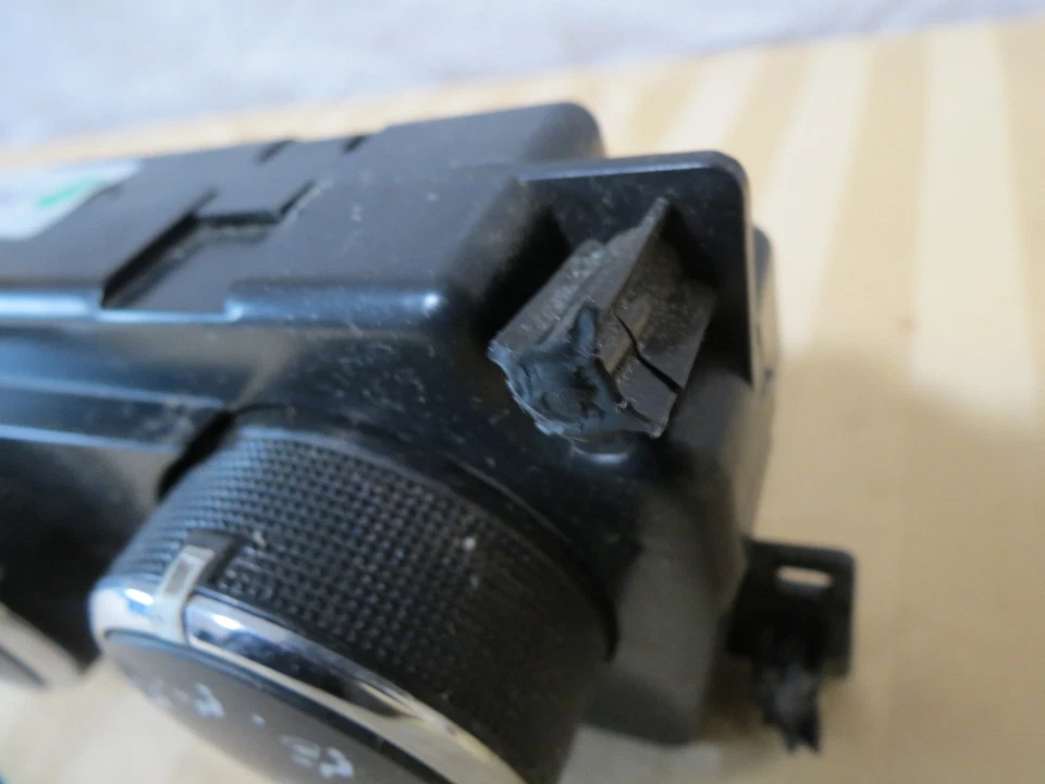 09 10 11 12 2009-2012 Dodge RAM AC Heat Temp Climate Control Module 55111290AD - Image 4 of 4