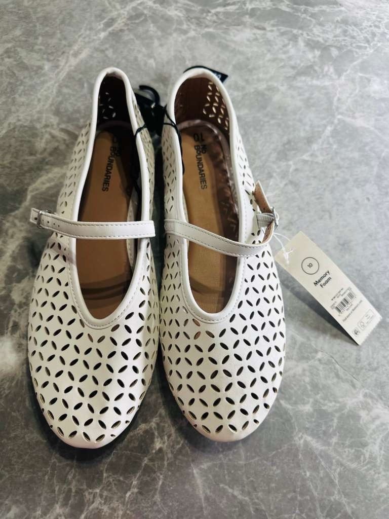No Boundaries Flats Womens Size 10 White Studded Slip On Ballet Shoes