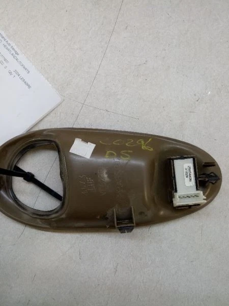 Buick Lesabre 2004 interruptor de desbloqueo y bloqueo con bisel OEM usado probado  Foto 2 de 3