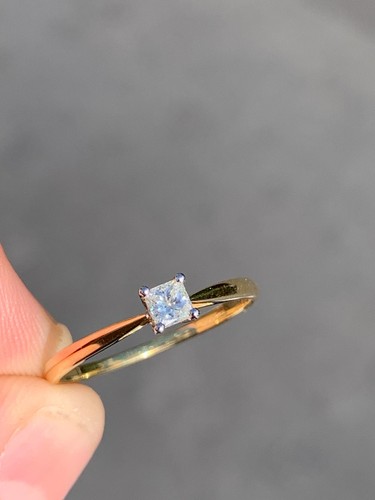 18ct gold diamond 20 point princess cut solitaire engagement ring - Picture 3 of 7