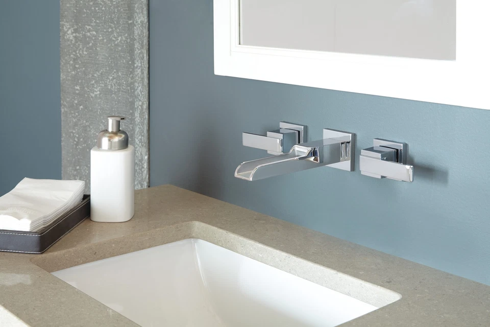 Delta Ara 2 Manijas Montaje en Pared Grifo Baño Borde Cromo Certificado Reacondicionado Foto 4 de 4