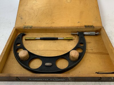 200mm-225mm Starrett Außenmessschraube metrisch - verpackt - gebraucht