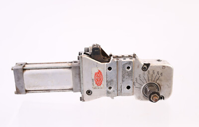 DESTACO 82M-623H50C8 + NI2-K08Q-0,095/0,11-BDS 8PW-036-2