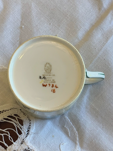 Gorgeous Wedgwood Floral Demitasse Porcelain Cup & Saucer set for 8,signed & #ed - Picture 9 of 10