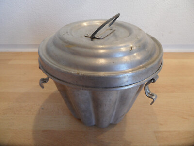 Alte Puddingform Warmpuddingform Backform Gugelhupf Alu.  ca. 16cm Durchmesser