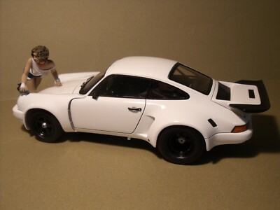 FIGURINE 1/18 GIRL NINA VROOM NOT PEINT FOR PORSCHE SPARK NOREV MINICHAMPS