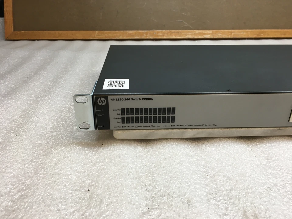 HP 1820-24G J9980A 24 Port Gigabit + 2Ports SFP Uplink Ethernet Switch - Image 3 of 4