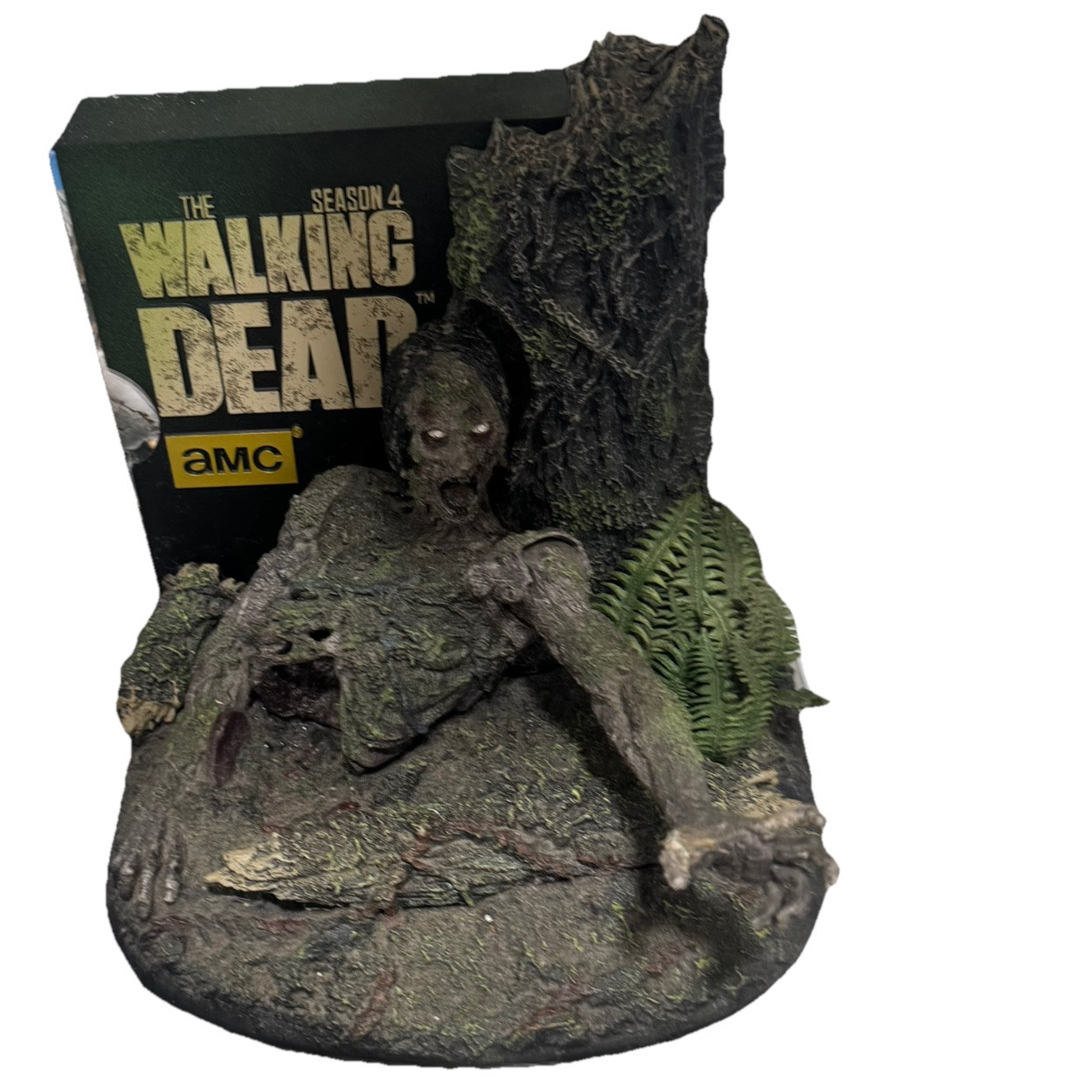 The Walking Dead Season 4 Collector’s Edition Tree Walker 2014 Blu Ray Included