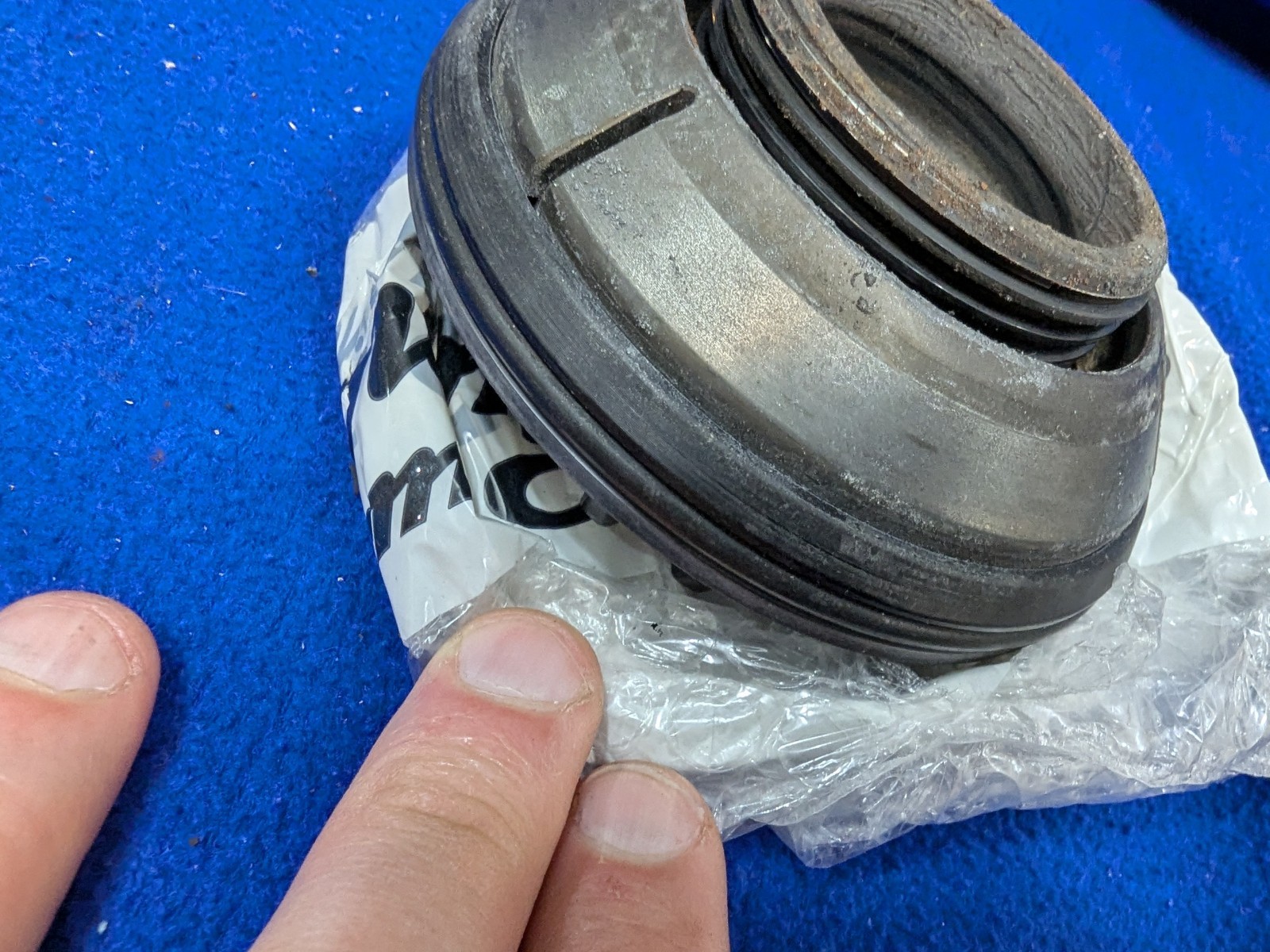 Grade B Lamborghini Huracan/Aventador Center Locking Nut 4 Black OEM 470601295A