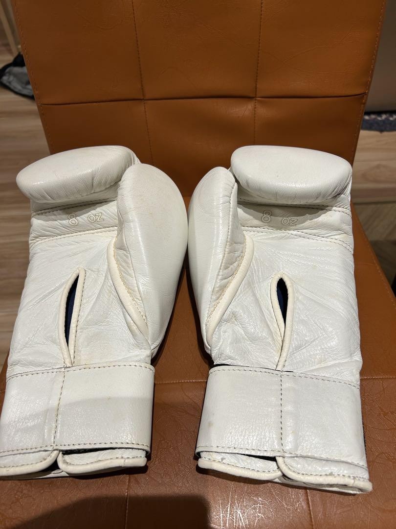Winning Boxing Gloves MS-200B 8oz Professional Type White