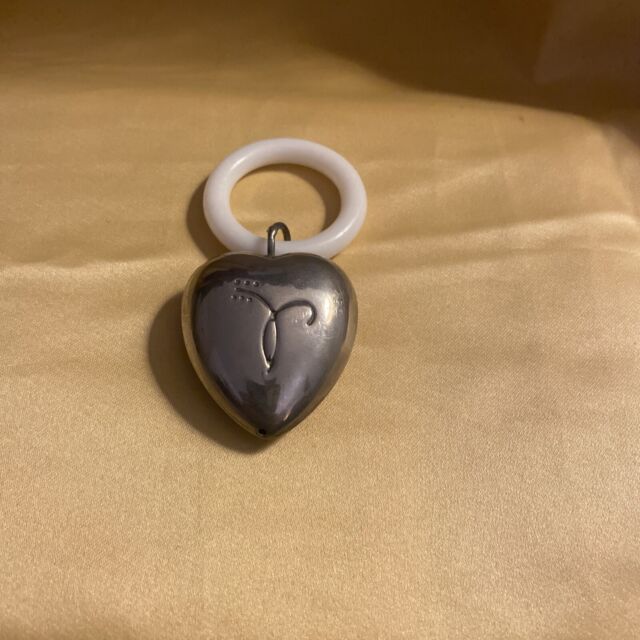Highlands Silver Heart Baby Rattle Teething ring 4-1874 Rare Vintage WT10039 Highlands Silver Heart Baby Rattle Teething ring 4-1874 Rare Vintage WT10039