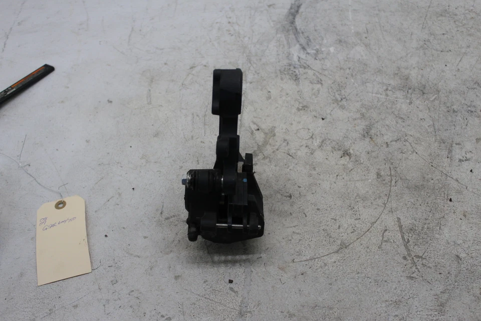 08 09 SUZUKI GSXR 600 GSXR 750 OEM REAR BRAKE CALIPER WITH BRACKET G6 - Image 2 of 4