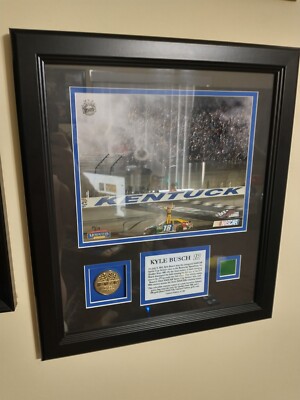 NASCAR - Kyle Busch - Mounted Memories - Coin & Race Green Flag Piece w/COA