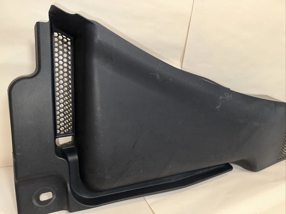 2012-2016 AUDI A4  COWL VENT PANEL WINDSHIELD WINDOW GLASS FRONT 8K1819447 OEM - Image 3 of 4