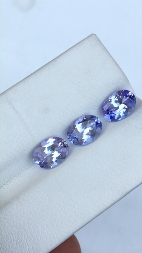 Tanzanite our special loupe clean top quality oval 3 piece 2.95 carat good color - Video 1 of 1